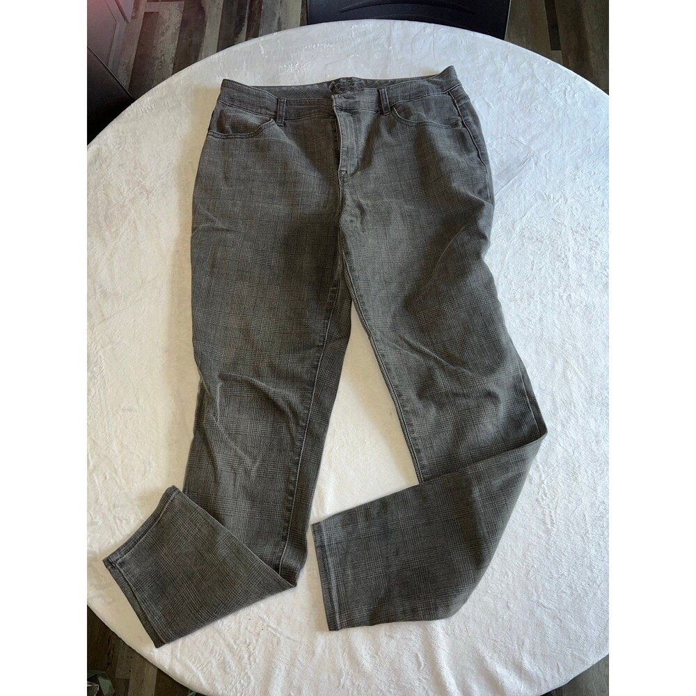 Maurices skinny leg plaid jeans sz L